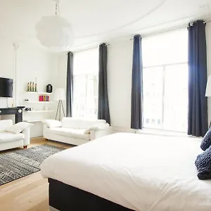 Mokum Bed & Breakfast